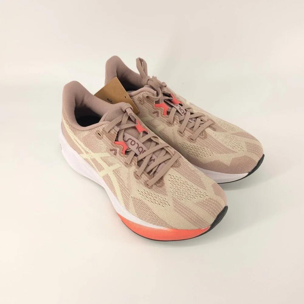 Asics Womens Dynablast 5 Running Shoes size 8 Fawn/Oyster White New In Box
